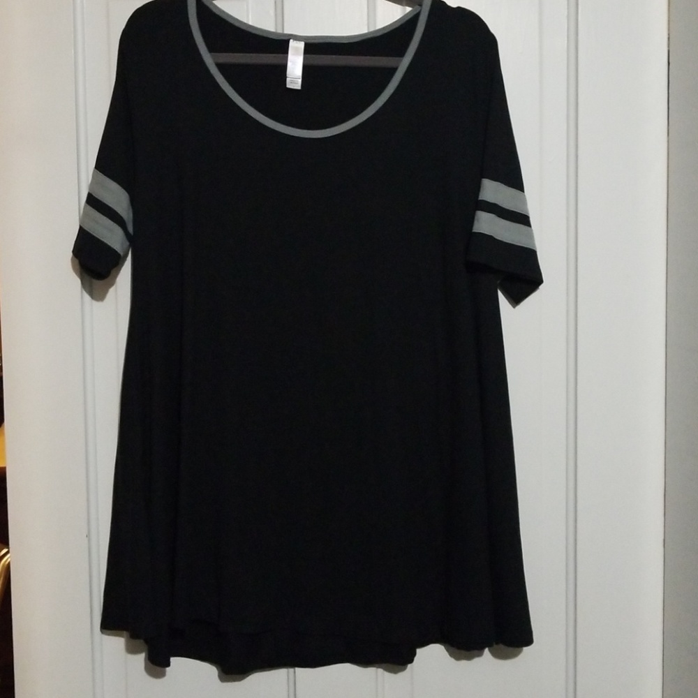 Lularoe Large Black and Grey Perfect T